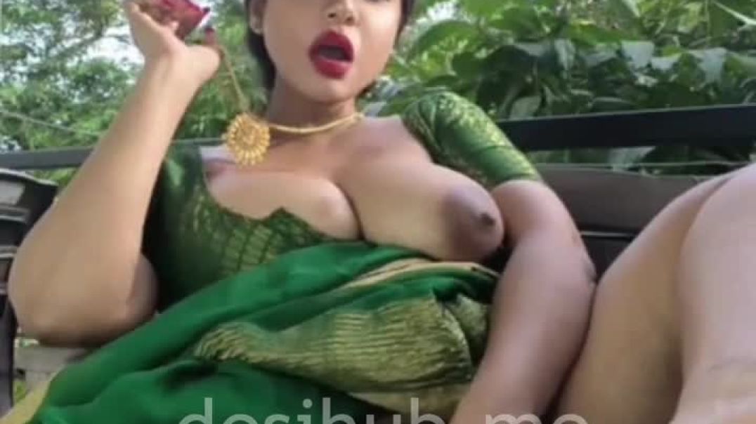 ⁣Indian Hot Wife Rashmika Plays with her pussy and Fucks with Dildo